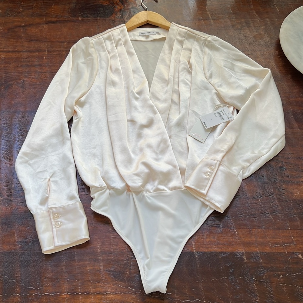 🆕 GOOD AMERICAN Long Sleeve Washed Satin Wrap Bodysuit in Ivory Size 1 Small - Picture 5 of 16